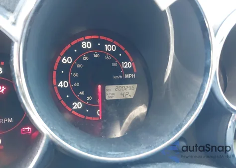 2005 Toyota Matrix Xr from USA, damaged, VIN 2T1LR32E35C482019